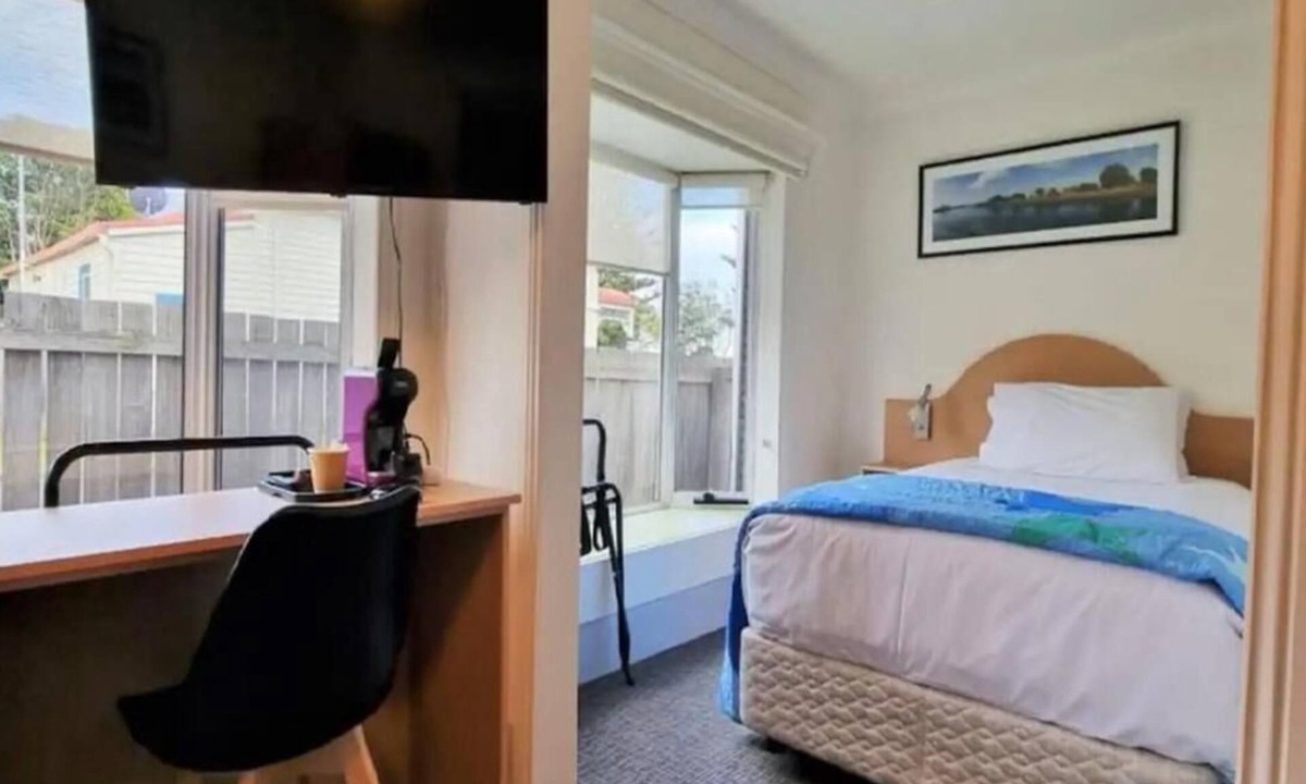 East Devonport Cabin | The Dannebrog Lodge Room 5
