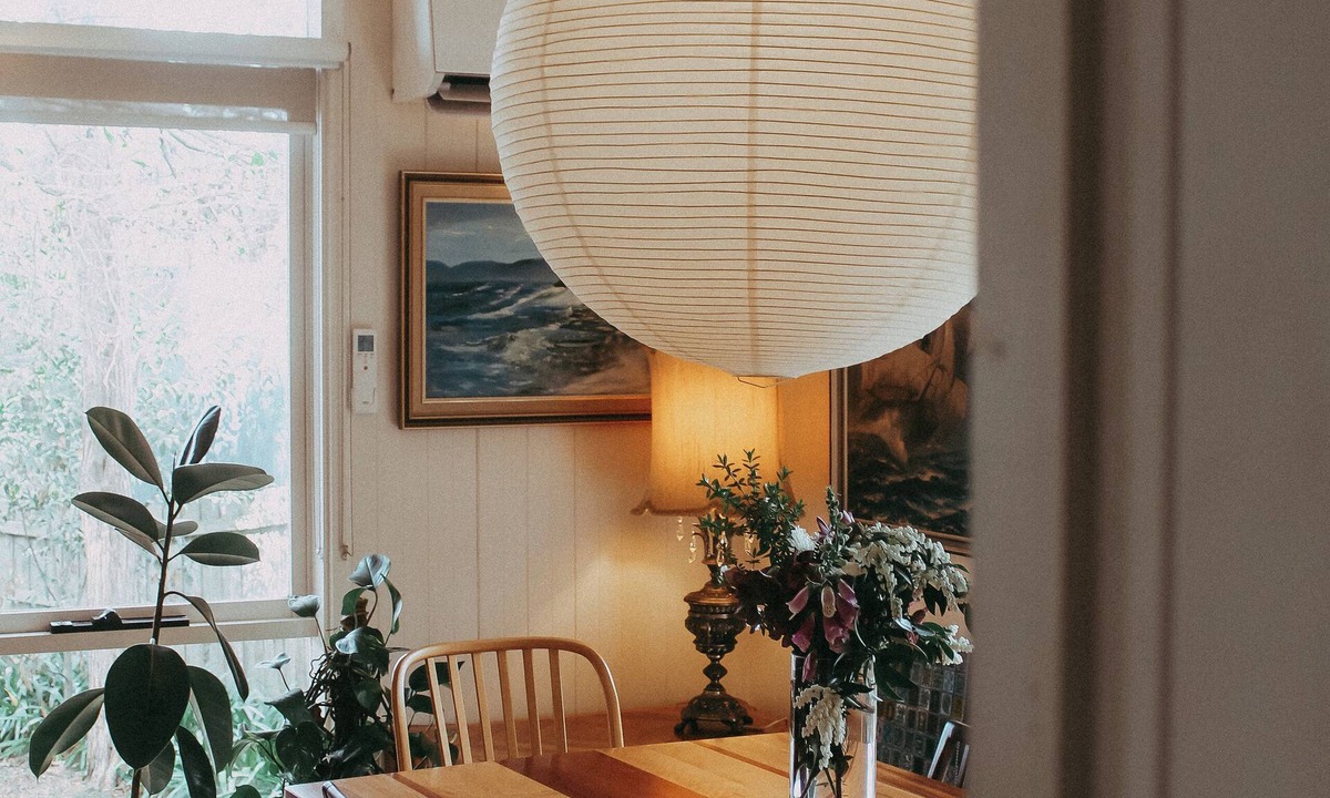 Balnarring Cottage | The Good Place: cute cottage with lush garden. Walk to cafes, brewery & shops.