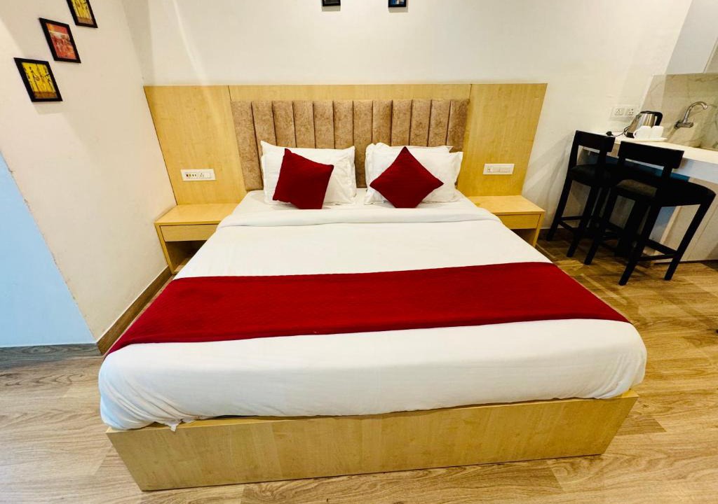 Shyam Nagar Apartment | The Grand Anukampa Moderns Suite