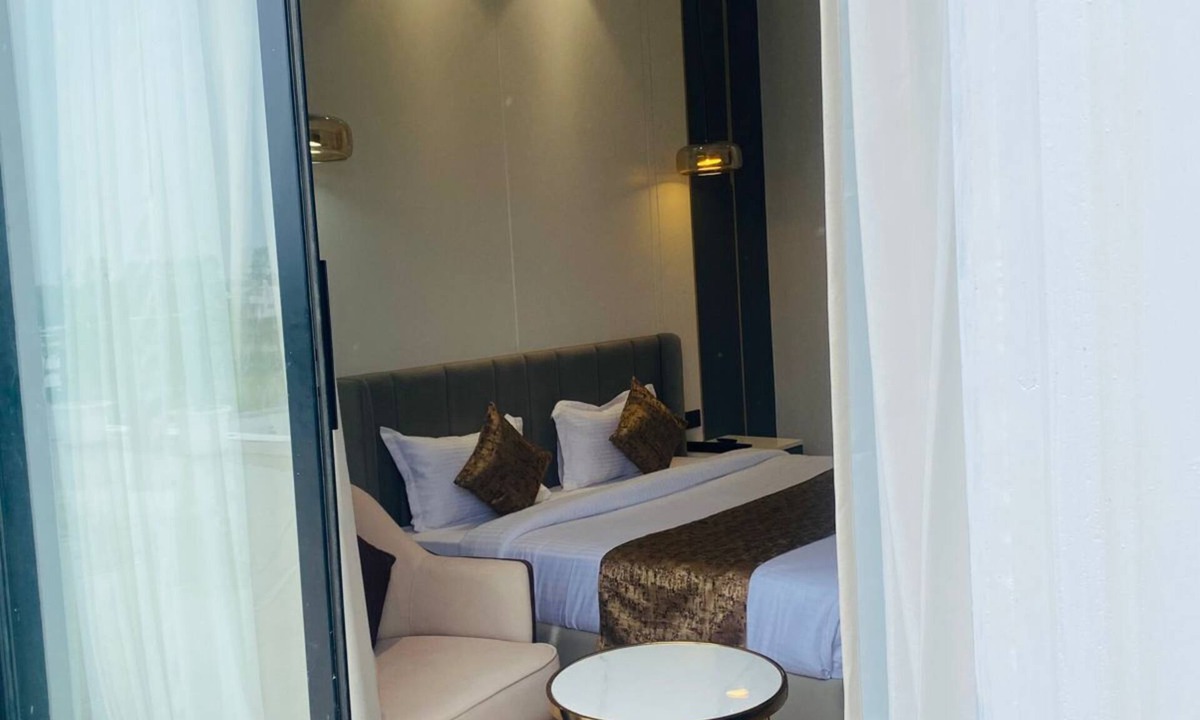 Haraiya Hotel | THE HOLY AWADH HOTEL