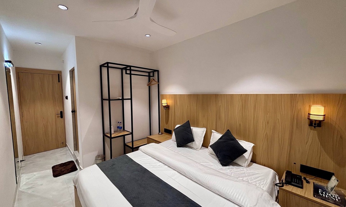 Bilaspur Hotel | THE HYDE PARK INN