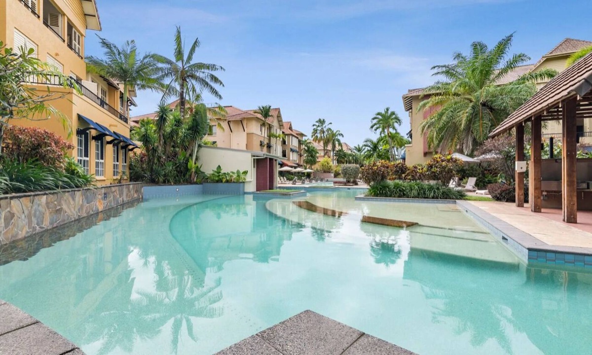 Edge Hill Apartment | The Lakes Resort Private Apartment 2 bedroom & gym at North Cairns