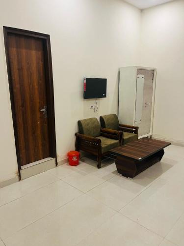 Noida Hotel | The Noida Inn