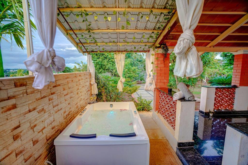 Denkanikota Villa | The Orchard CabanaPoolTableTennisJacuzzi1hrHSR