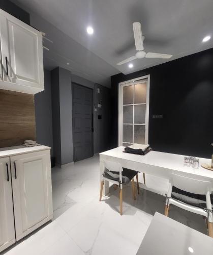 Allahabad Apartment | The Penthouse