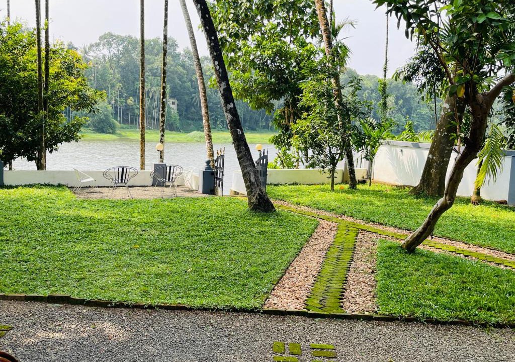 Kumbalam Apartment | The River House