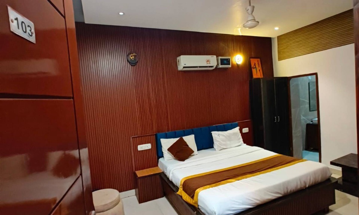 Bareilly Hotel | The Royal Hotel