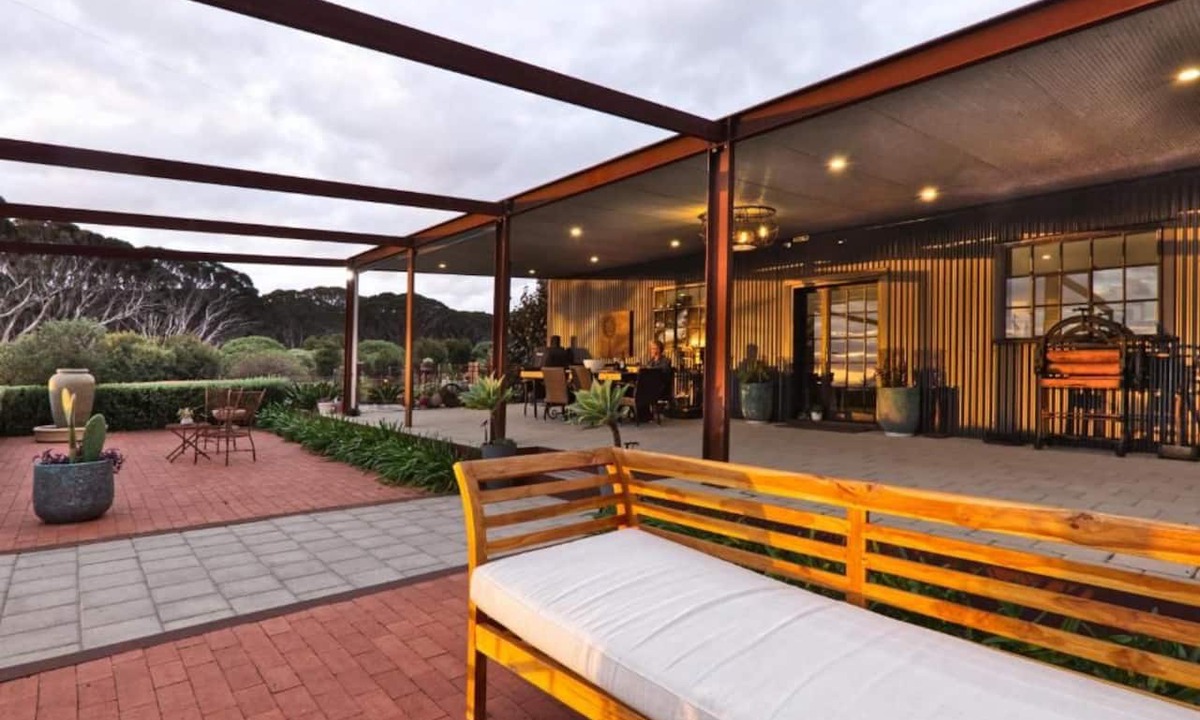 Dudley West House | The Rusty Kangaroo