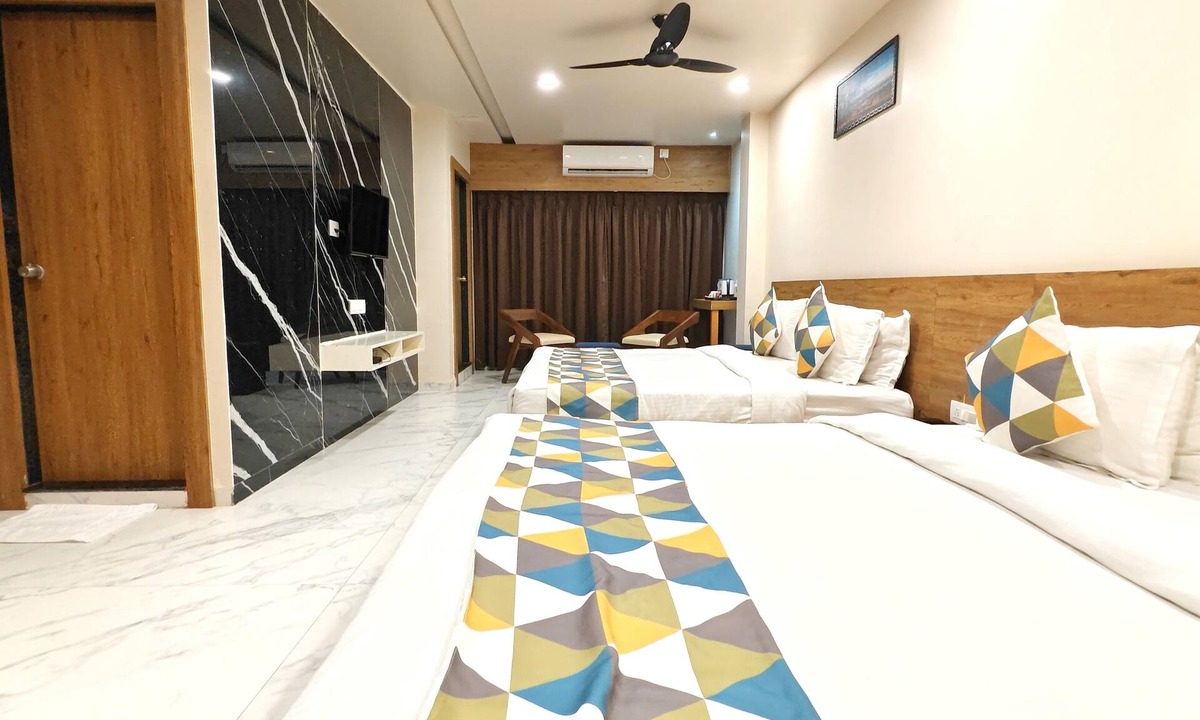 Rajpipla Hotel | The Sky Imperial Unity Inn