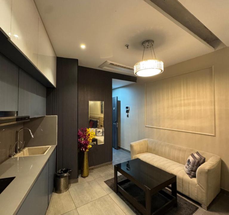 Noida Apartment | The Sky Stay