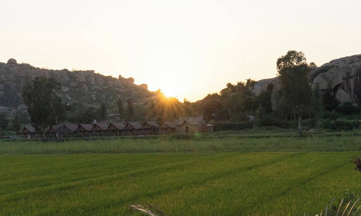 Kamalapur Hotel | The Sundown Hampi