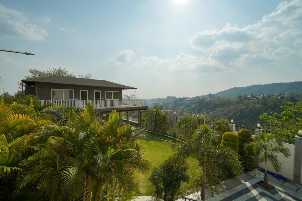 Bullawala Villa | The Sundowner Bungalow With Pool Jacuzzi In Dehradun