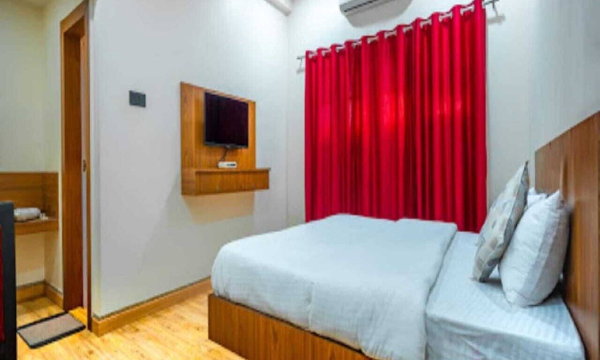 Bilaspur Hotel | The Topaz Hotel