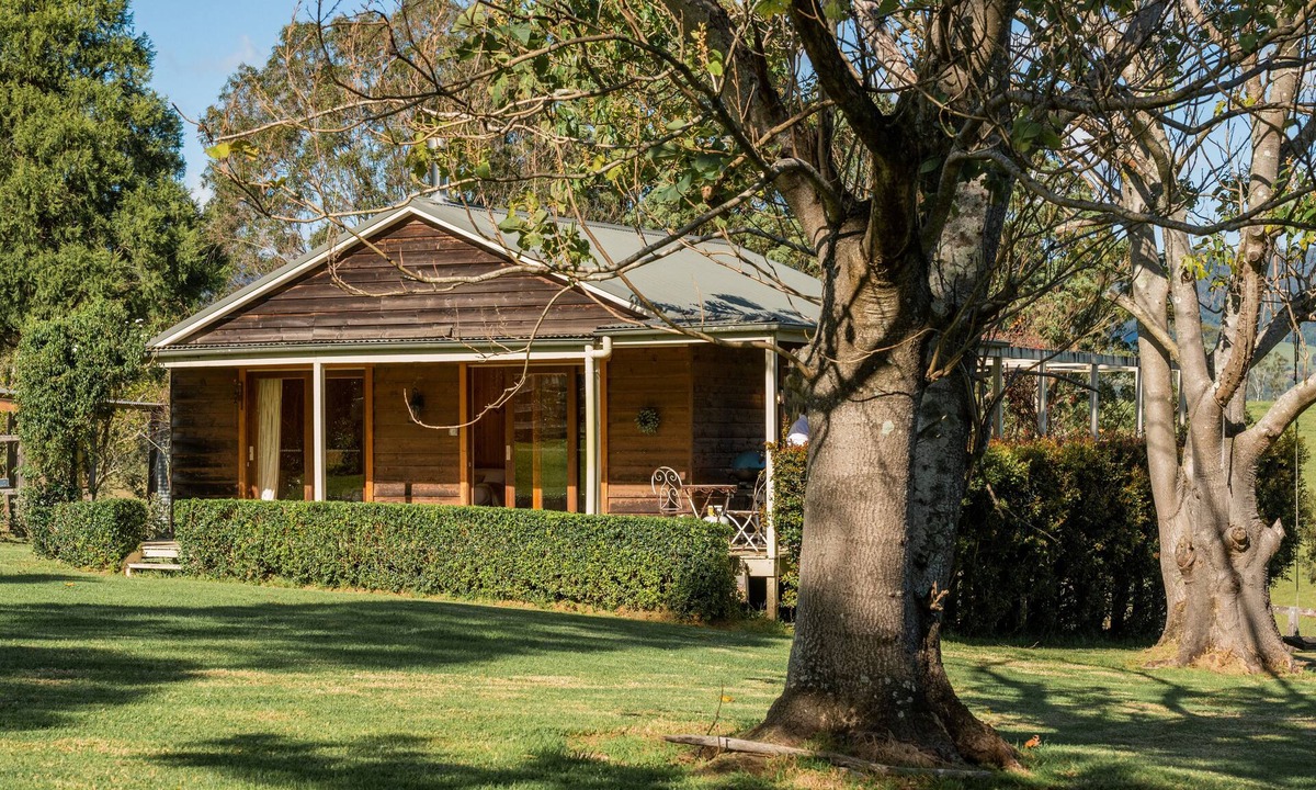 Barrengarry Cottage | The Willows - complimentary bottle of wine and cheese plate