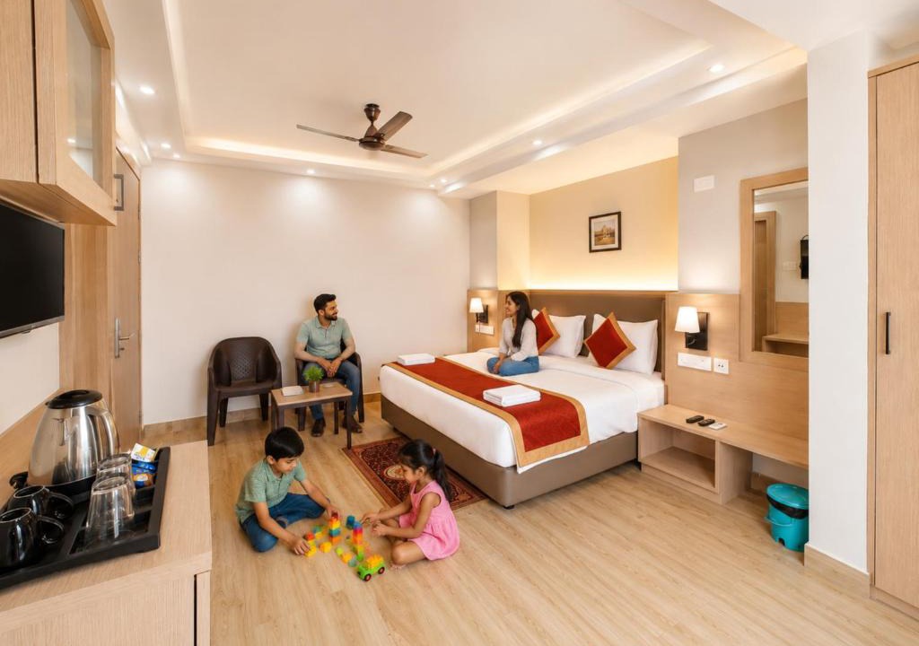 Puri Hotel | This Hotel Is A Great Place To Visit With Family G-Resort Near Marine Drive Road Puri And Sea Beach Restaurant & Swimming Pool Facilities - All Room Spacious and Fully Air Conditioned Rooms With Attached Balcony-24-Hour Room Service