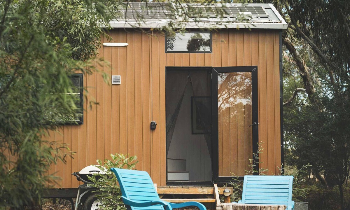 Newham House | Tiny Hideaway at Cloverhills by Tiny Away