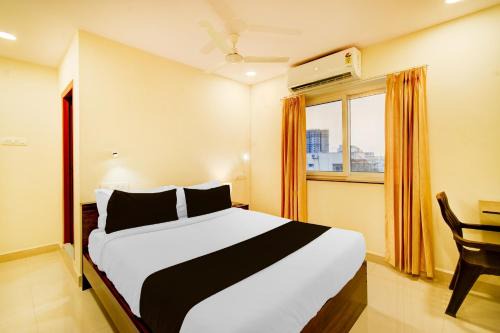 Medchal Hotel | Townhouse De Alphabet Hotel - Gandimaissamma