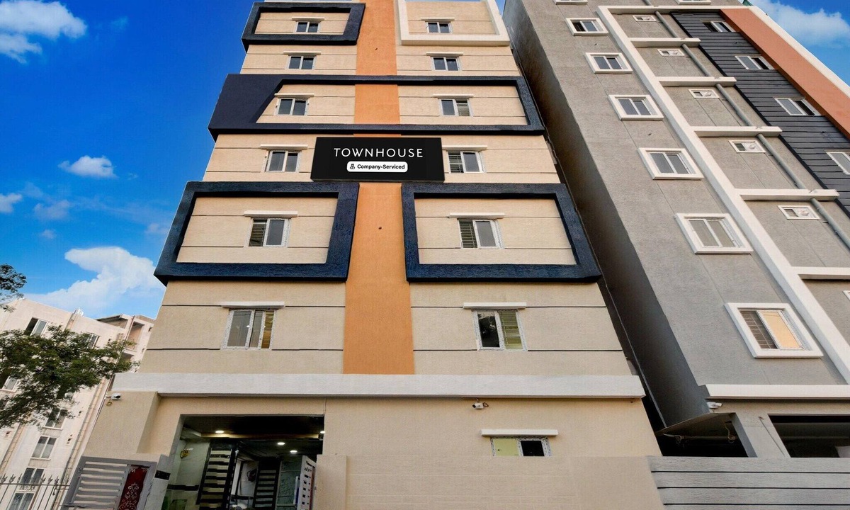 Nanakram Guda House | Townhouse Financial District Circle