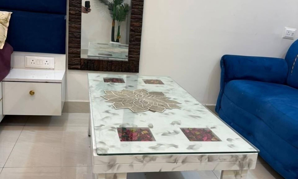 Greater Noida Apartment | Tranquil studio with AC in enjoyable Greater Noida location