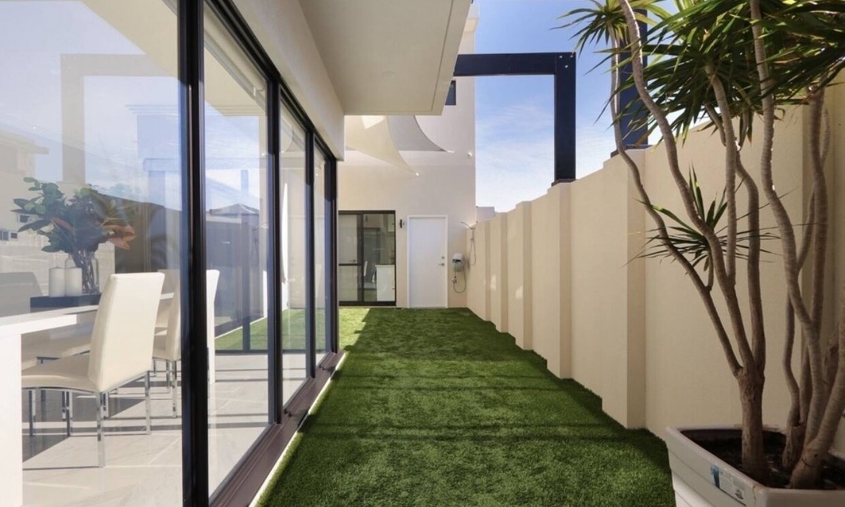 Beaconsfield Villa | Ultra Modern Villa Walk To The Beach