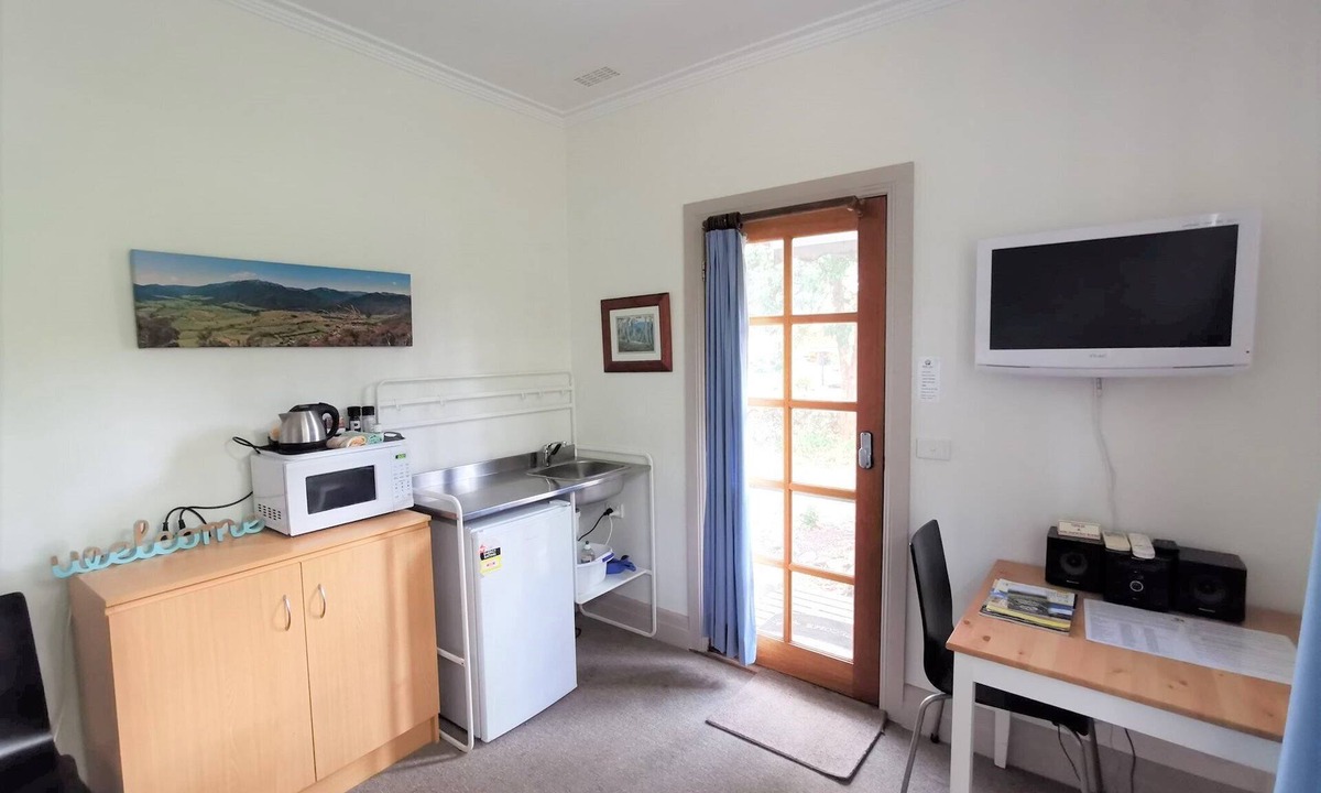 Bright Cottage | Unit 3 - Studio - HomeAway