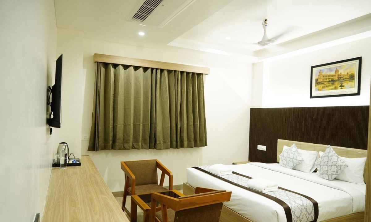 Raichur Hotel | V1-One Bouteeque Hotel