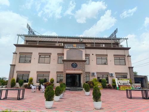 Bareli Resort | Vaishnavi Resort