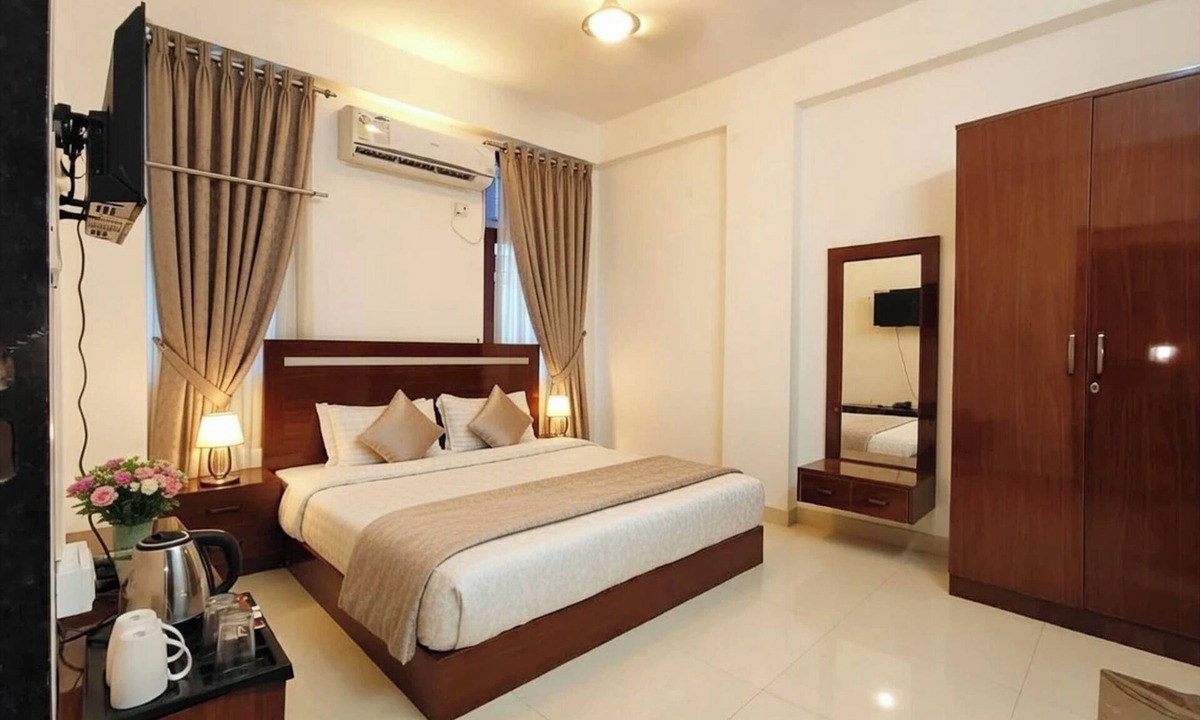 Sigra Hotel | VARANASI HOTEL V-E-D-A VATIKA