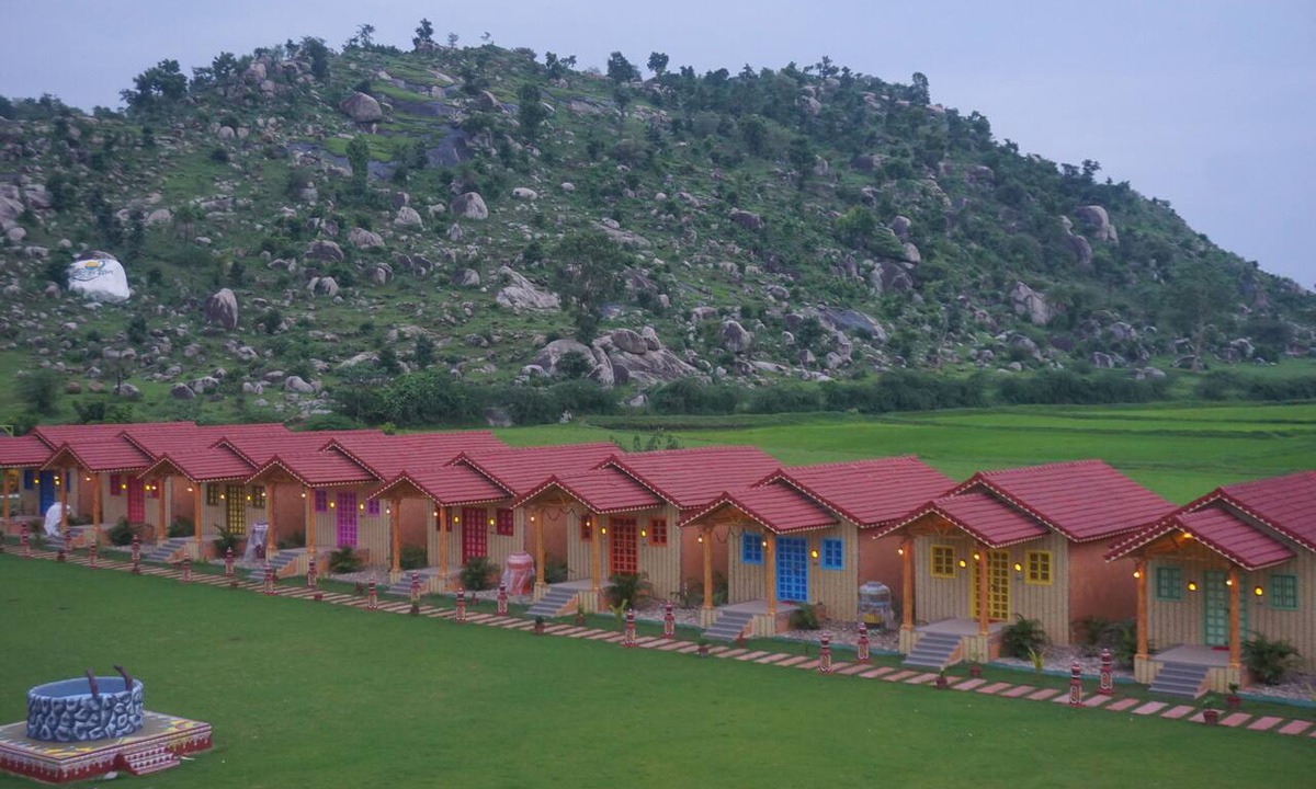 Devgadh Bariya Hotel | Vatika Green Resort & Restaurant