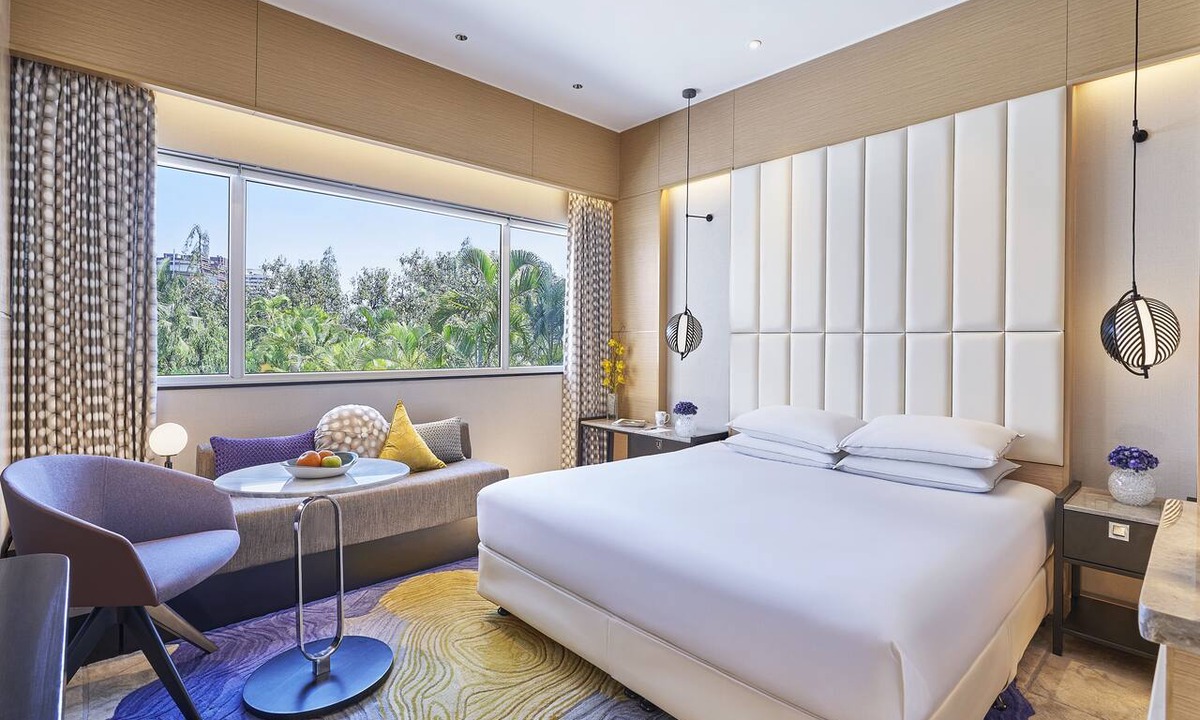 Bangalore City Center Hotel | Vivanta Bengaluru Residency Road