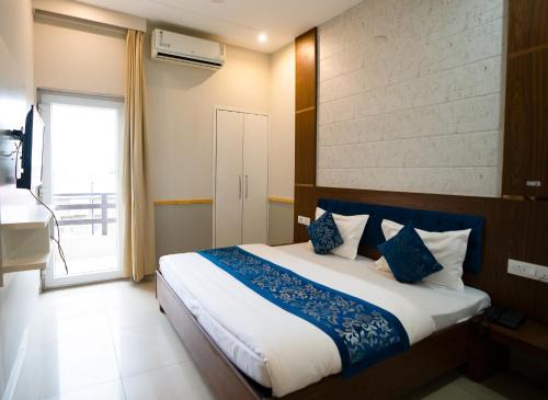 Mathura Hotel | Vrinda Anandam Resort