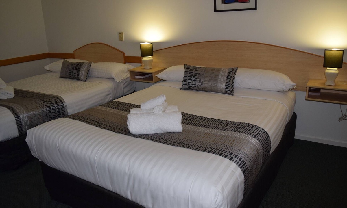 Warwick Hotel | Warwick Vines Motel