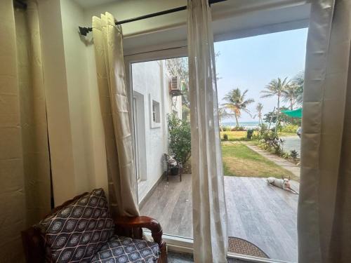 Mahabalipuram Beach House | Waves - for Family & Married Couples only