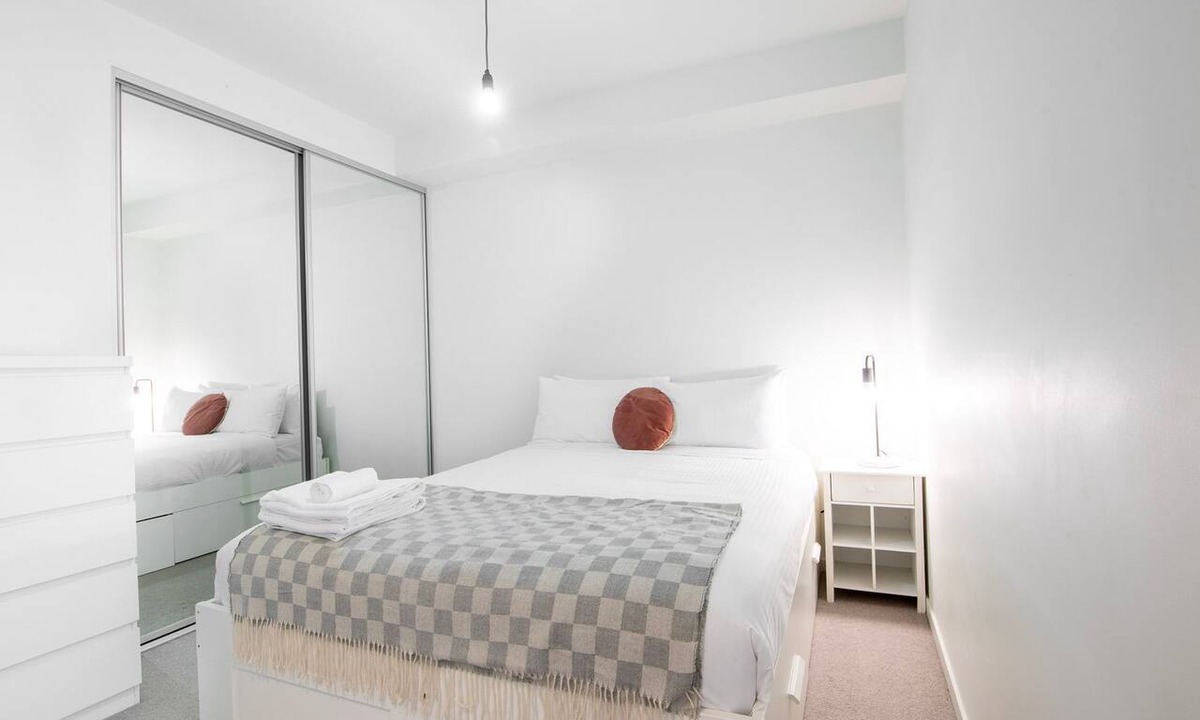 West Melbourne Apartment | West Melbourne Skyline Escape