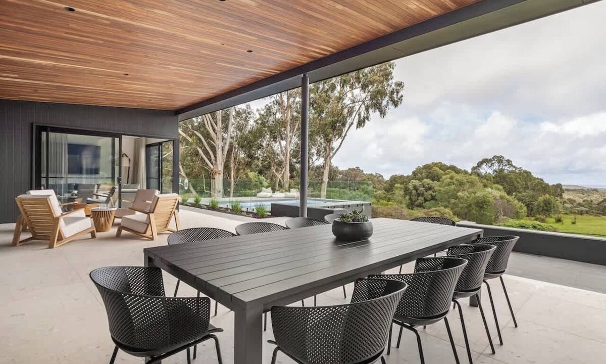 Yallingup House | Windsong—Sleek Bushland Haven near Yallingup Beach