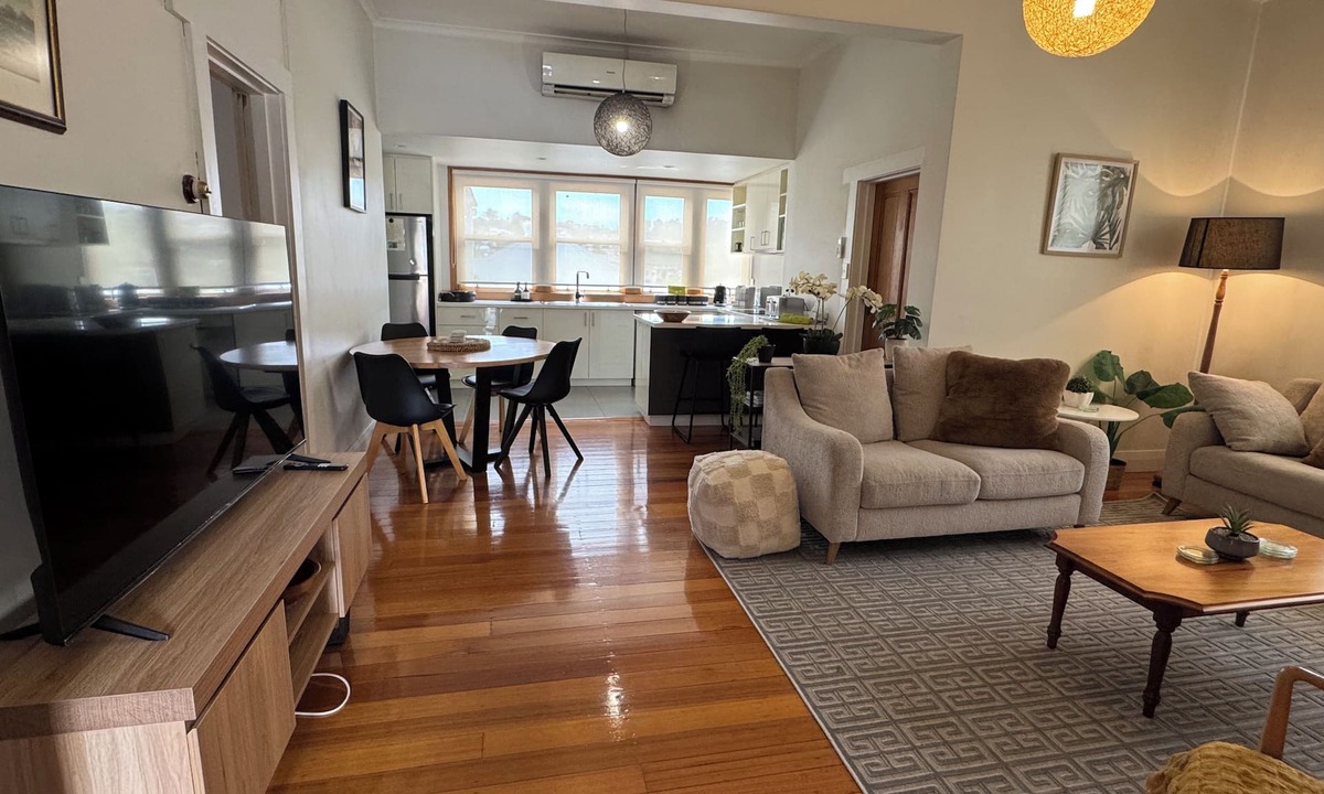 South Launceston Cottage | Wooragee Cosy Cottage