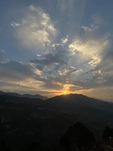 Dharampur Apartment | You and Me at Twin Oaks kasauli