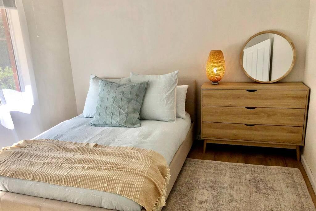 South Albury House | Young Olive