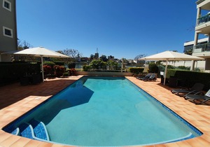 Apartment ∙ 2 bedrooms ∙ 6 guests in Kangaroo Point