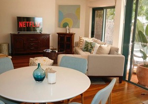 Apartment ∙ 2 bedrooms ∙ 6 guests in Kangaroo Point