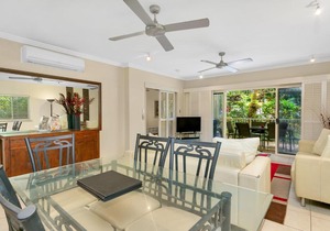 ARLINGTON B/FRONT @ CLIFTON in Clifton Beach