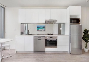 Bondi Beach Studio King Suite + Balcony in Sydney