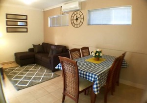 Cannington Home Accommodation House 3 (3 bedrooms & 2 bathrooms) in Cannington