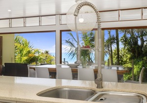 Liapari Beach House, Absolute Beachfront, Pool, Spa, Pet Friendly in Sapphire Beach