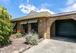 Located right in the best area of Central Torquay in TORQUAY