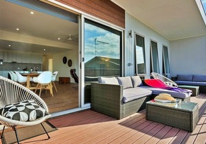 Pambula Beach Holiday Retreat - 2 Queen bedrooms, 12pm checkout in Pambula Beach