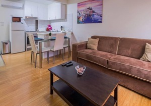 Perfectly Located, Gorgeous St Kilda Queen Bed Apartment in St Kilda