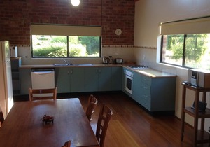 Prom Coast Holiday Lodge - Cottage 2 in Waratah North