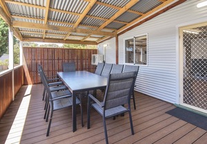 Riverscape Cottage No.5 - Riverscape - unit 5 with views over the Blackwood River and cosy fire place in Augusta