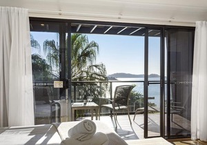 Shorelines 23 On Hamilton Island in Hamilton Island